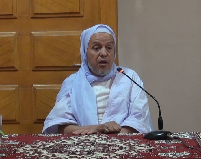 بلسان الواثق بربه قال: فأين الله؟!