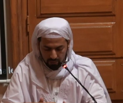 ما بلَغَ السيادَةَ من لزم الوسادة !